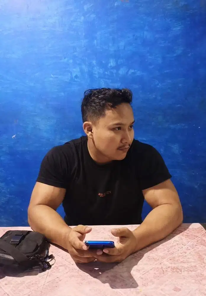 Cari pekerjaan halal sbg kurir, kuli panggul gudang