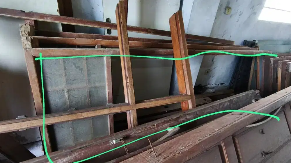 Kayu jati bekas kusen pintu