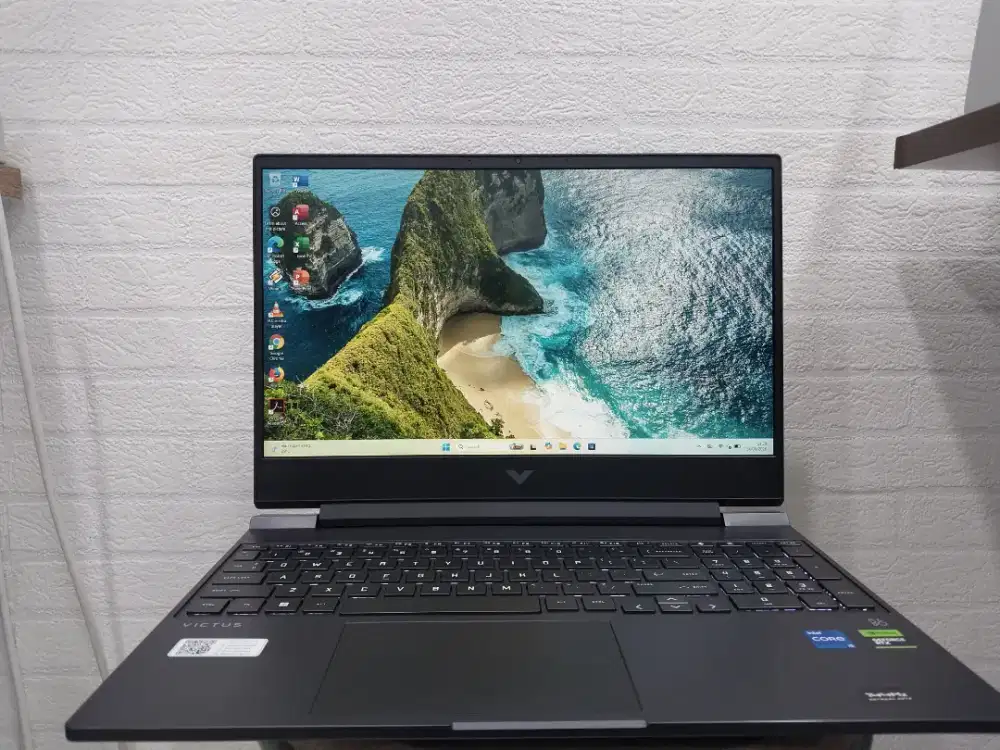 HP VICTUS BY HP GAMING LAPTOP/INTEL CORE i5-13420H/Ram 8 GB/SSD 512 GB