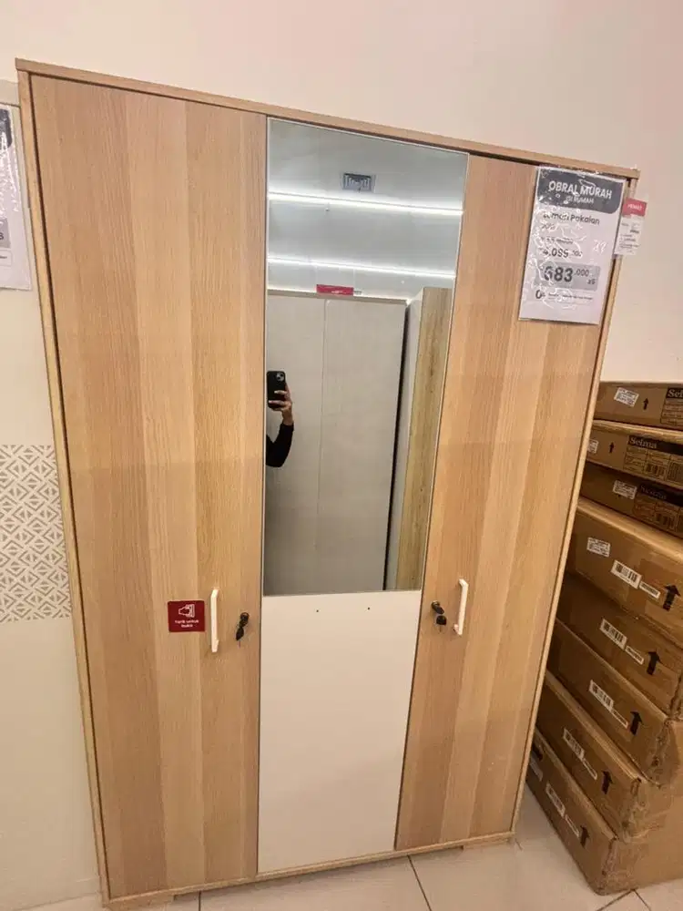 KREDIT LEMARI PAKAIAN BISA , SYARAT HANYA KTP