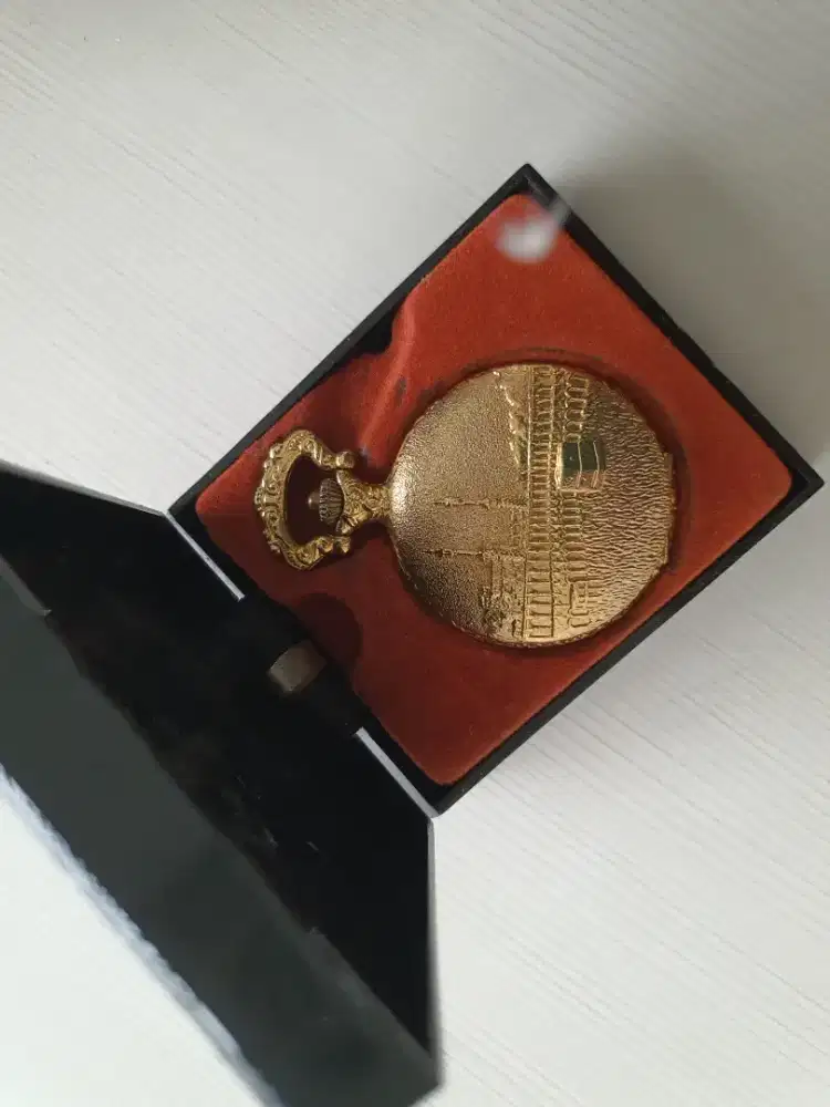 Jam tangan klasik kondisi mati