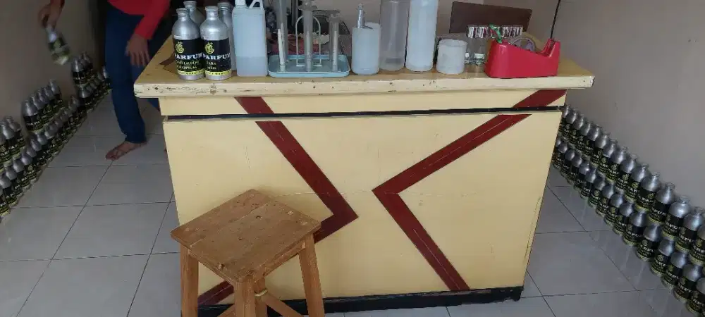 Meja kasir tinggi 110 lebar 50 panjang 120