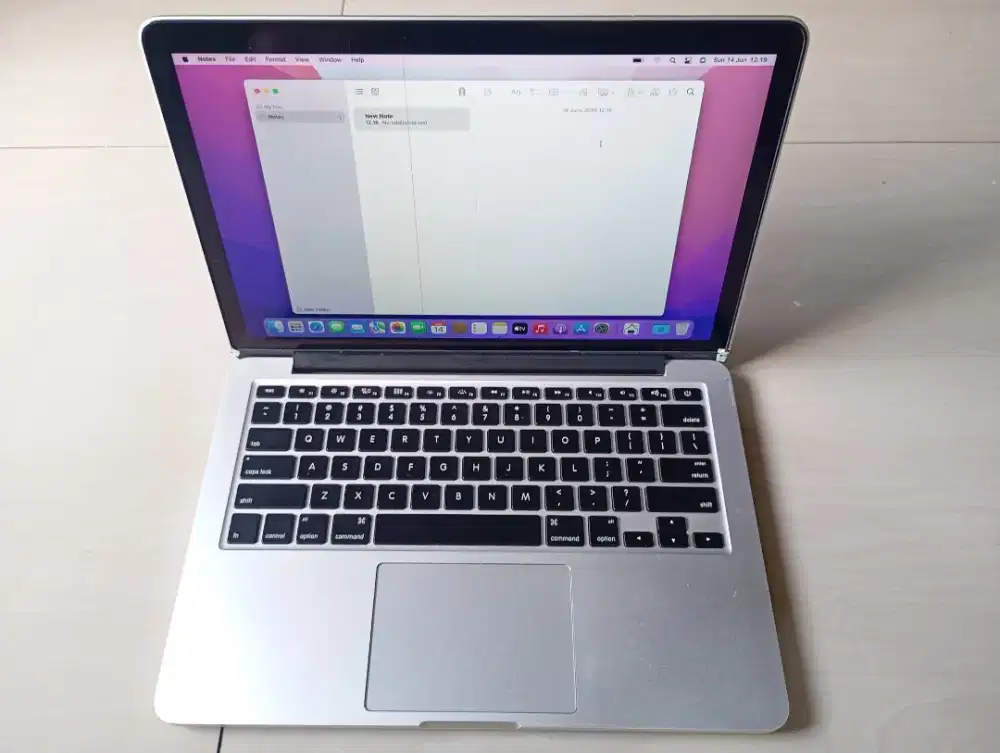 Macbook Pro 2015 core i5 ram8gb ssd128gb 13inch retina minus lcd garis