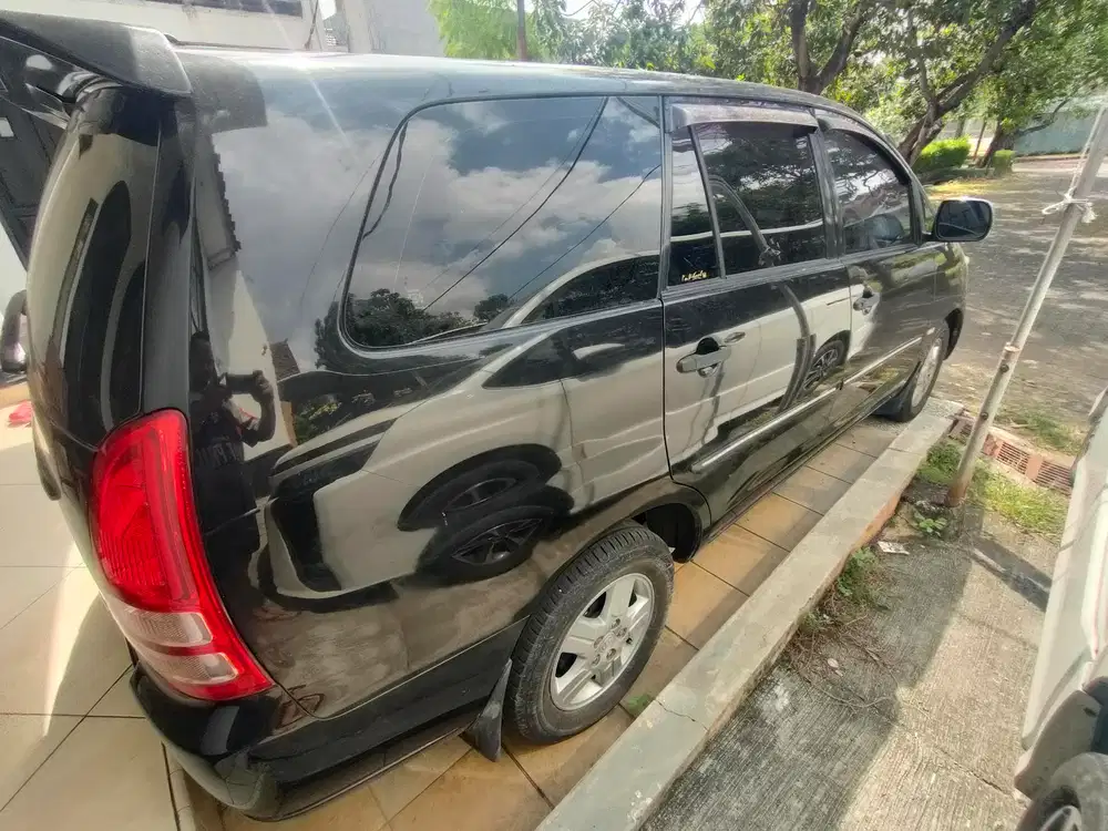 Toyota Kijang Innova 2006 Bensin