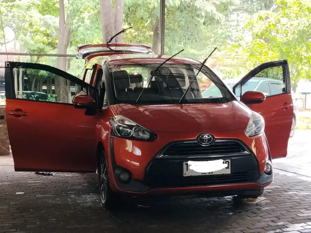 Bismillah... 
Dijual Toyota Sienta 2017 Type V Manual