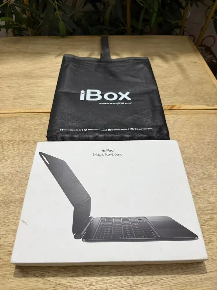 Apple Magic Keyboard for iPad Pro M4 11