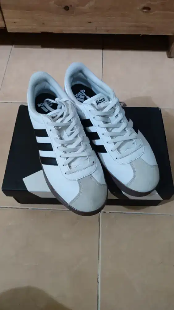 Adidas VL Court Base