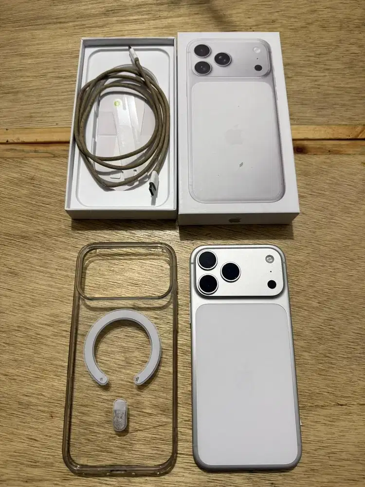 iPhone 17 Pro Max 256 GB Silver (Rare) Fullset Original