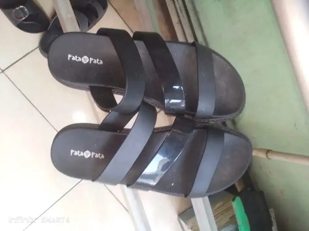 Sandal hitam gercep