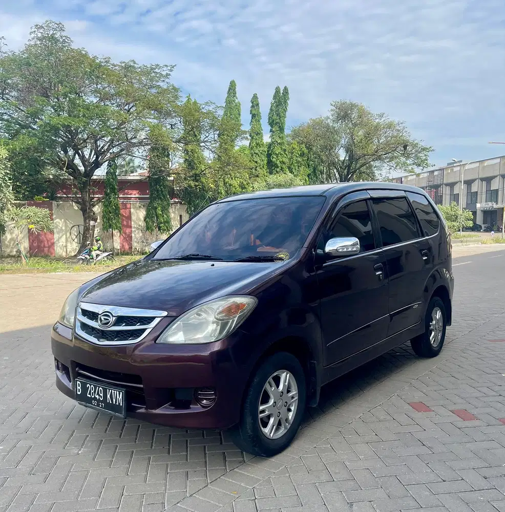 Daihatsu Xenia 2011 Bensin