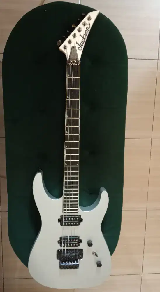JACKSON SL2 QSILVER not ibanez,gibson,esp dll
