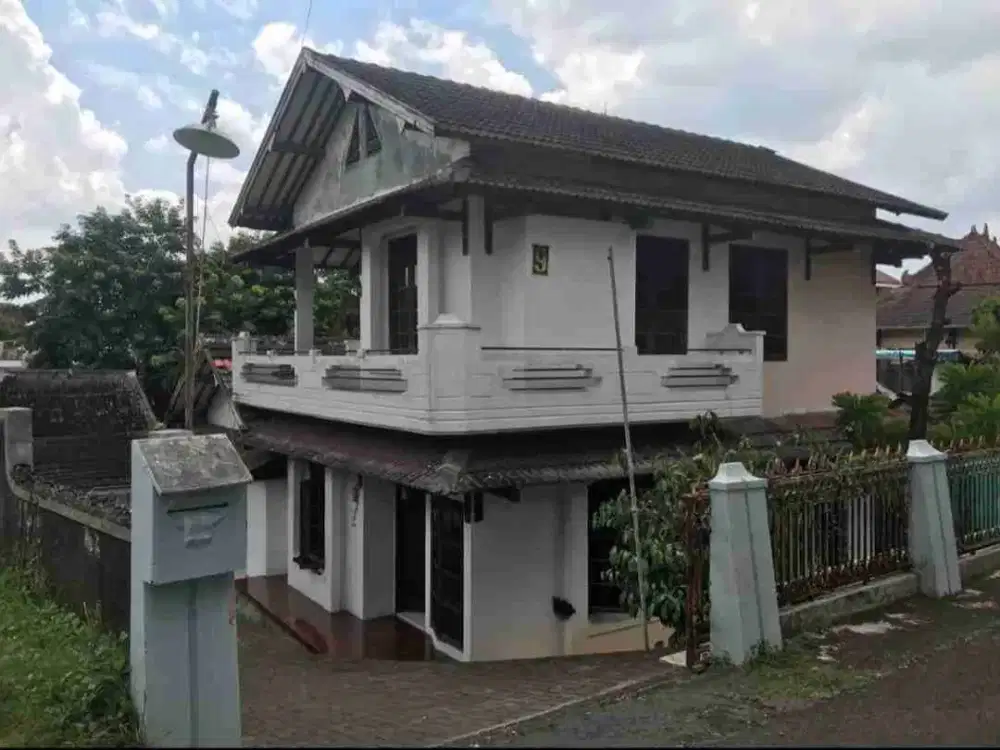 Dijual Rumsh jalan Widoharjo Akpol semarang