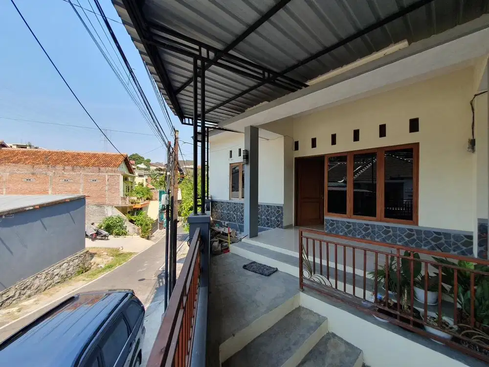 DISEWAKAN RUMAH DI MANYARAN SEMARANG