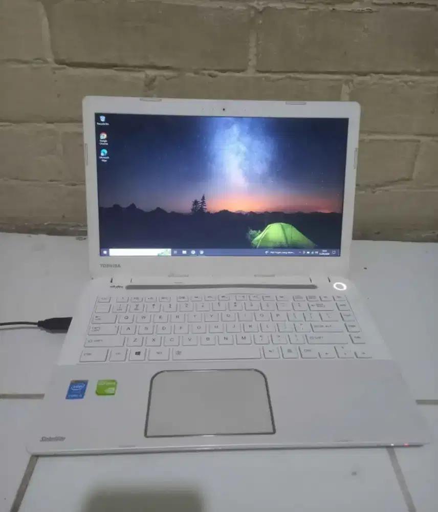 Toshiba L40A core i5 +double VGA