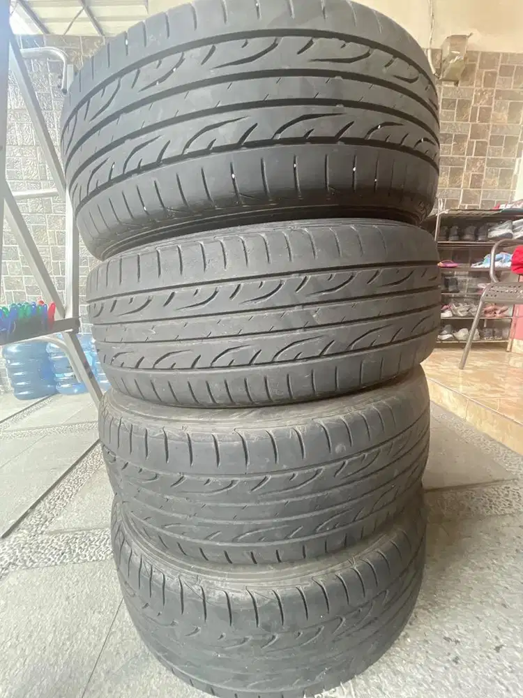 Ban bekas Dunlop LM 215 60 R17