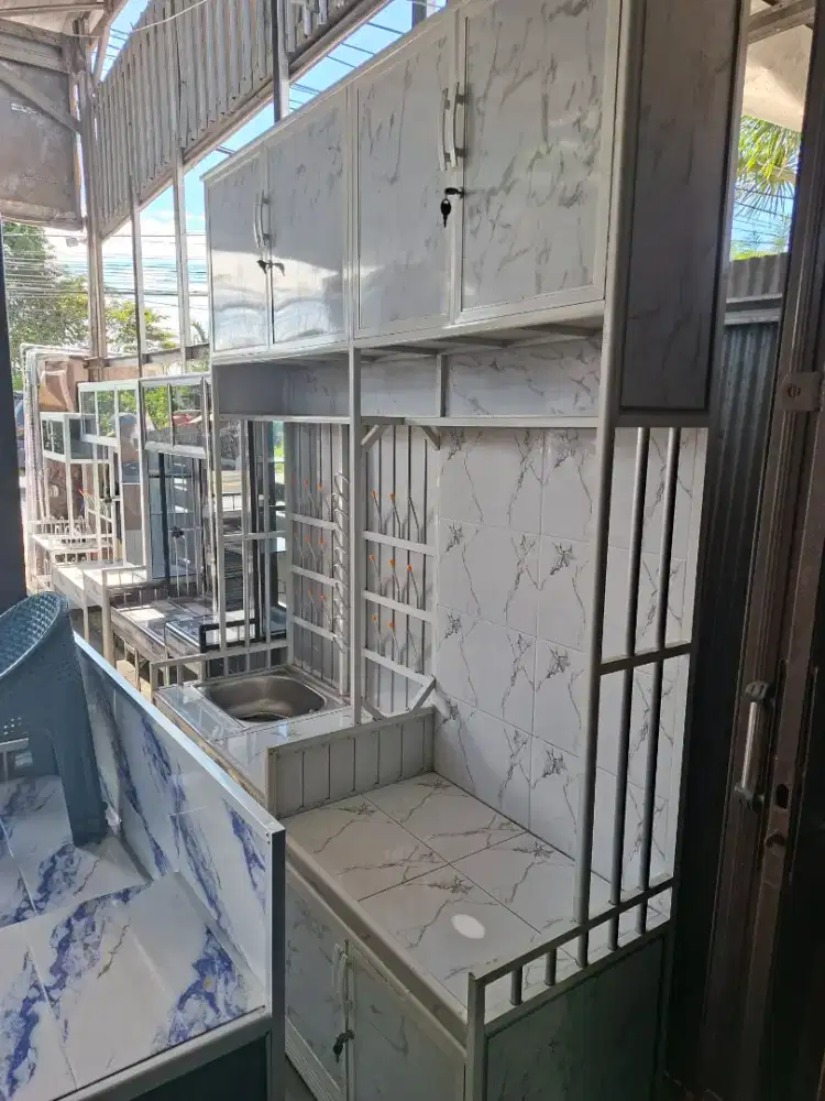 Lemari kompor jumbo + westafel 4 pintu putih susu T.250cm