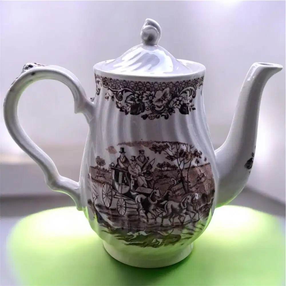 Vintage Teapot Coaching Scene Brown Transferware