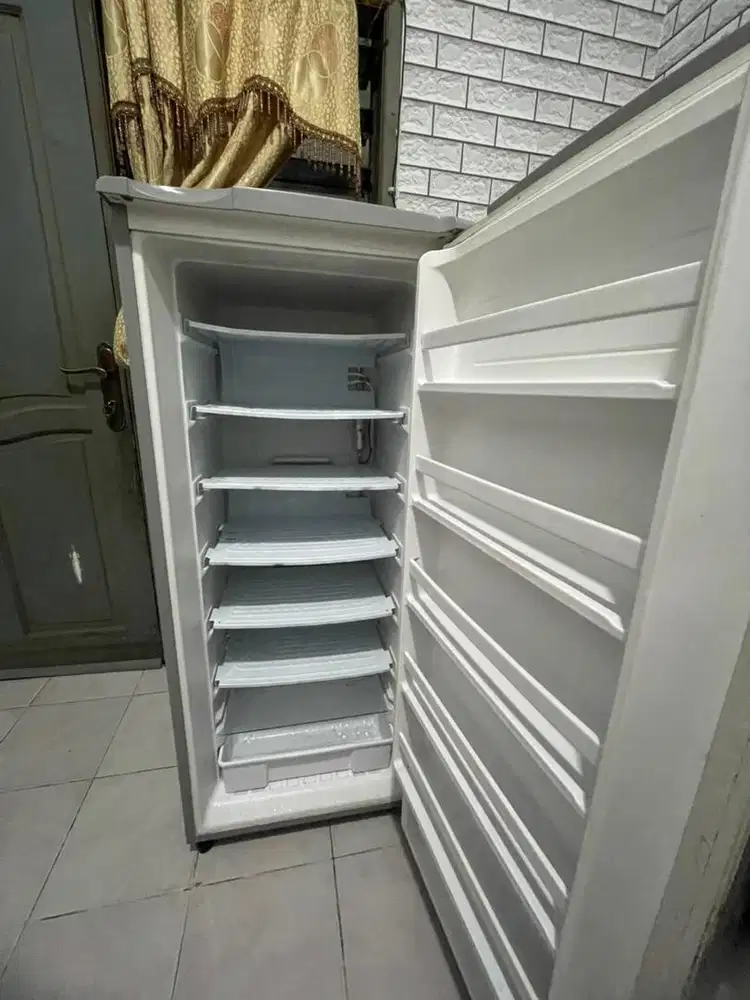 Frezer kulkas 6 rak