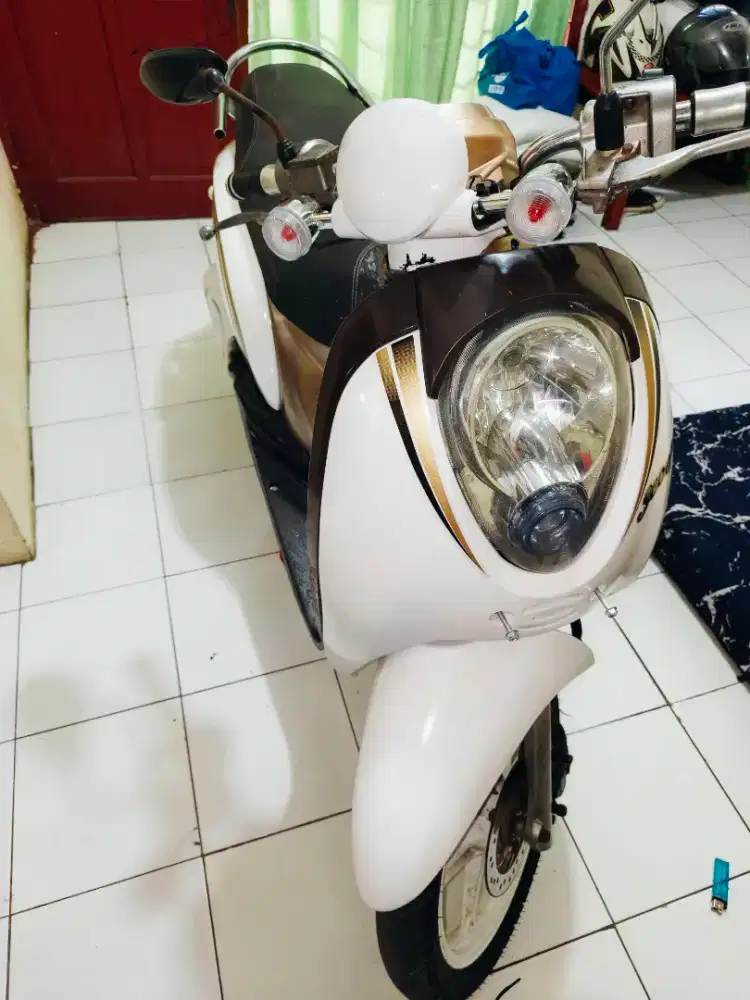 HONDA SCOOPY 2011