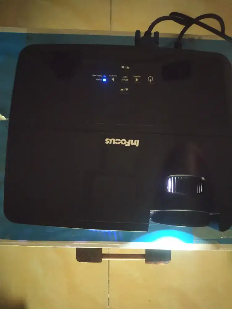 Proyektor Merk InFocus IN 114