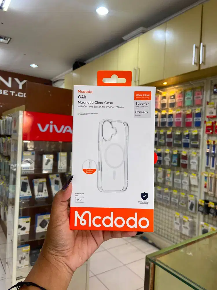 MCDODO PC-1824 Magnetic Clear Case with Capture Button iPhone 17