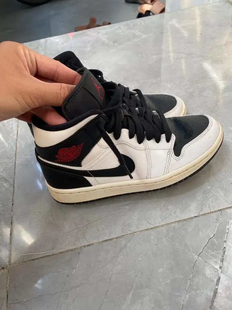 Nike Air Jordan 1 Mid  (Original)