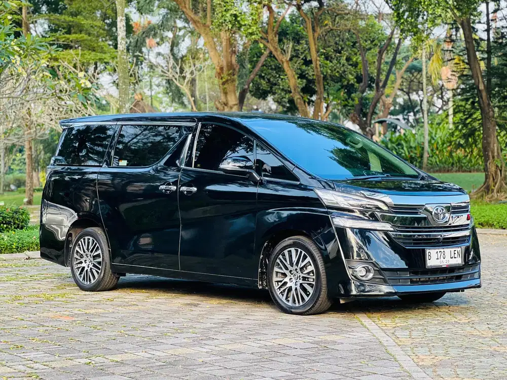 TOYOTA VELLFIRE 2.5 G ATPM BENSIN AT 2017 HITAM LOW KM 2018 SUNROFT