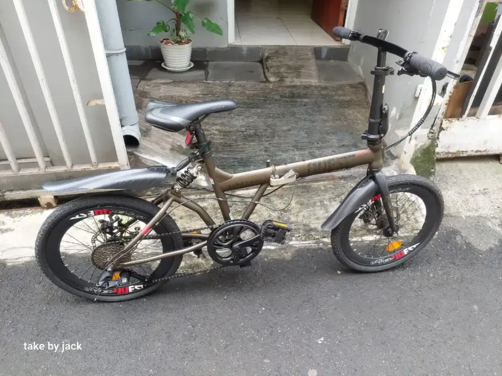 Jual Sepeda Lipat Merk United Quest, kondisi masih baru