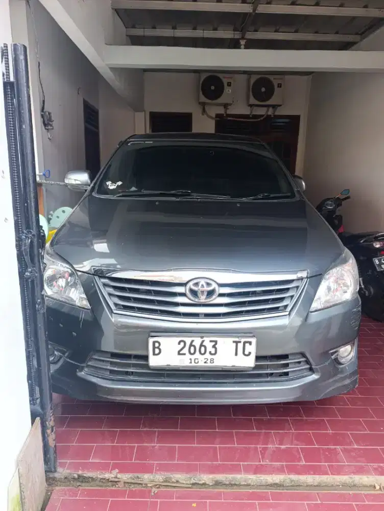 Innova Bensin G Luxury 2011 Akhir Plat Tangerang