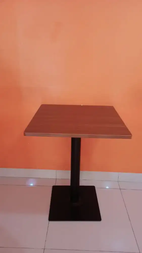Meja cafe kaki besi