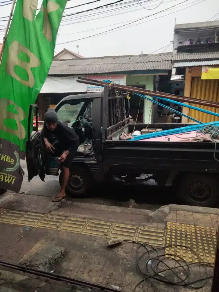Supir mobil bengel las