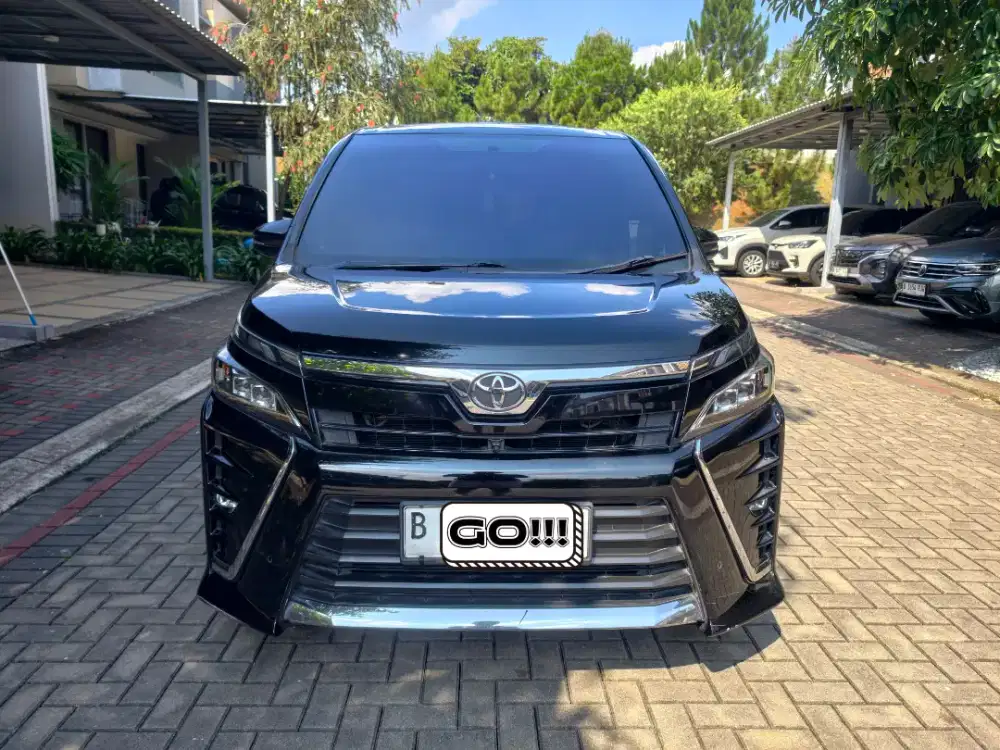 Toyota Voxy AT 2019