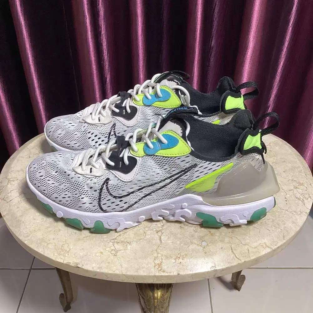 sepatu nike bekas
