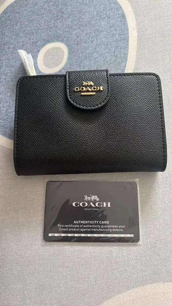 Coach medium corner zip wallet