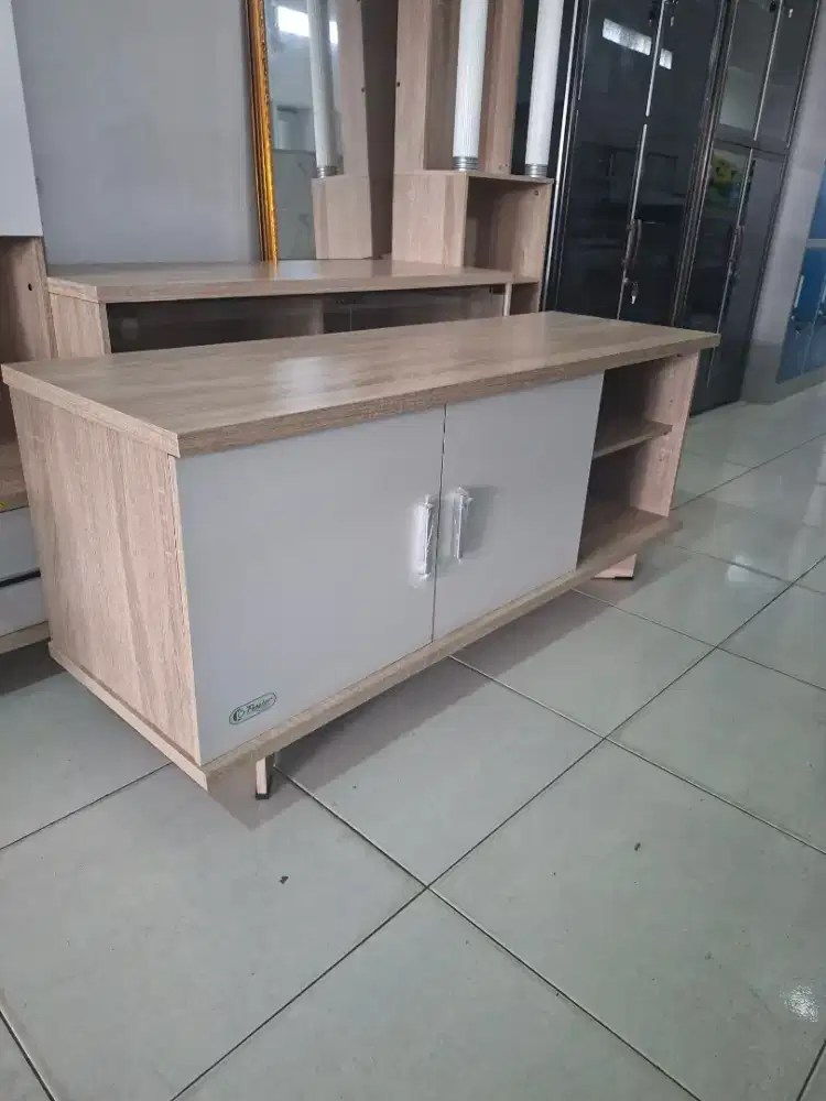Meja tv minimalis BF 0331 Uk.P.120cm