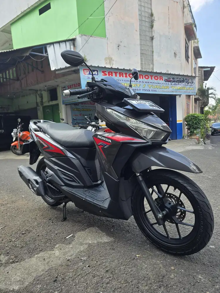 DIJUAL CASH HONDA VARIO 125 LED OLD CBS FI THN 2017 PJK IDUP