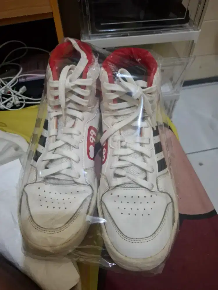 Sepatu Adidas High