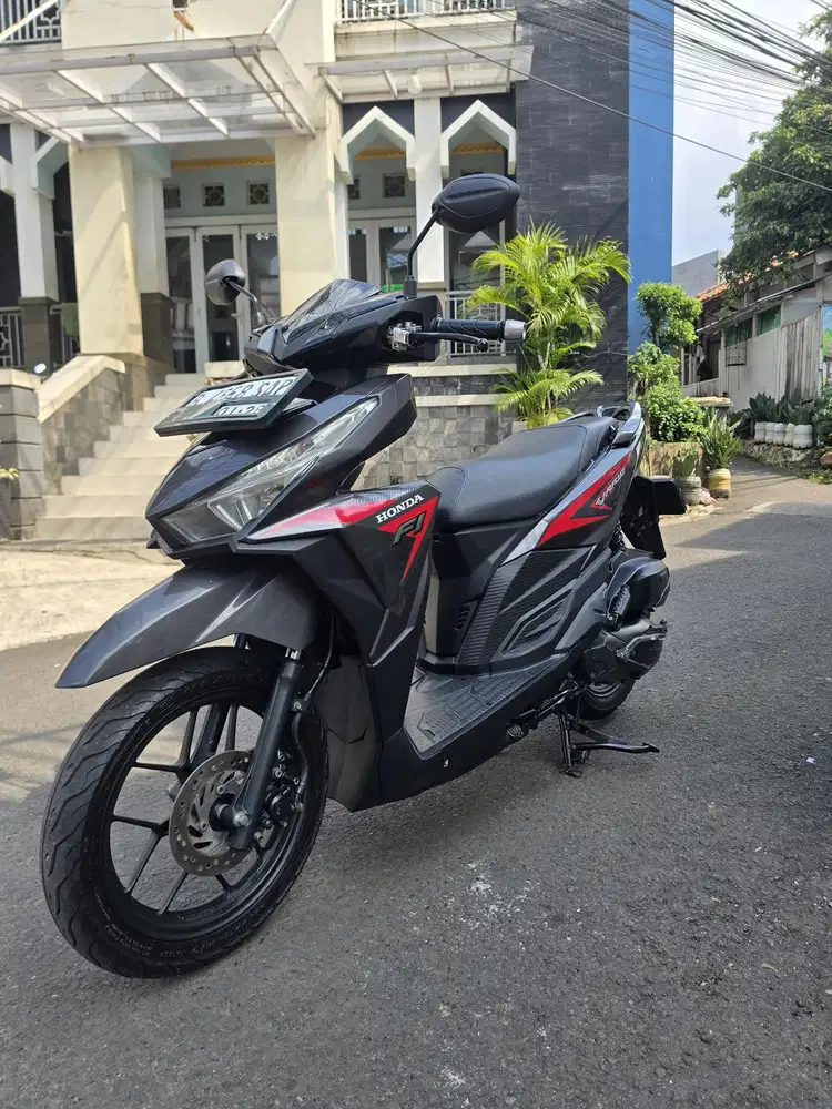 DIJUAL CASH HONDA VARIO 124 LED OLD THN 2017 PJK IDUP SIAP PAKAI