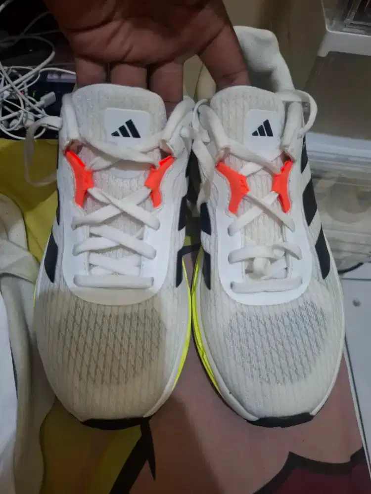 Sepatu ADIDAS low