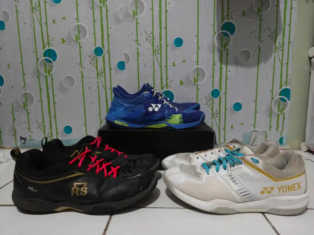 Sepatu Yonex dan RS original UK 45