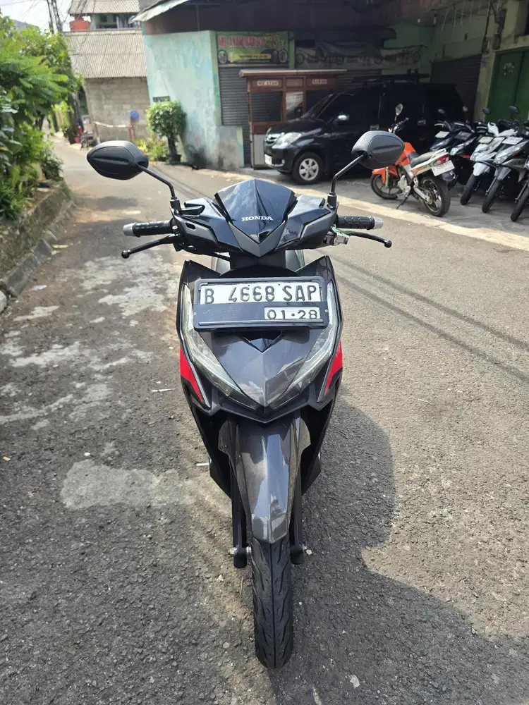 DIJUAL CASH HONDA VARIO 125 LED OLD THN 2017 PJK IDUP SIAP PAKAI