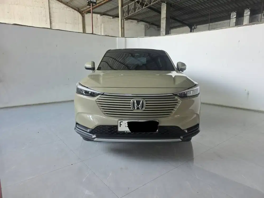 Honda HRV SE AT ( Matic ) 2023 Sandkhaki Low km 27rban Mulus Terawat