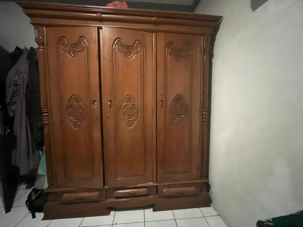 Jual lemari jati 3 pintu asli jepara