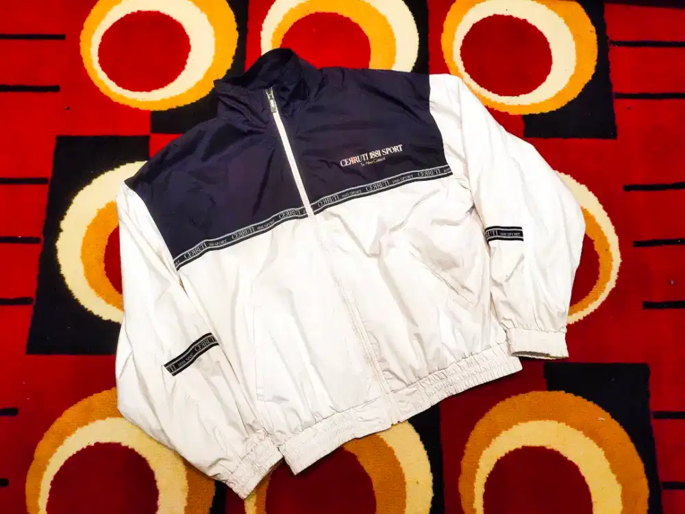 Jaket Windbraker.