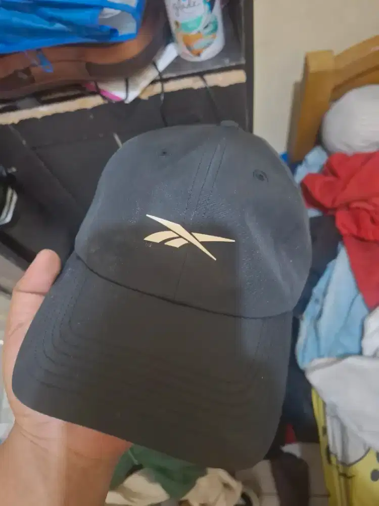 Topi Reebok second