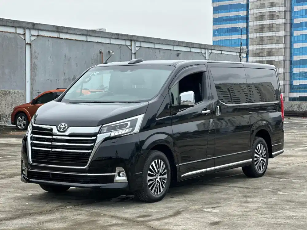Toyota Granace Premium 8 Seat 2.8L AT Brand New 2025