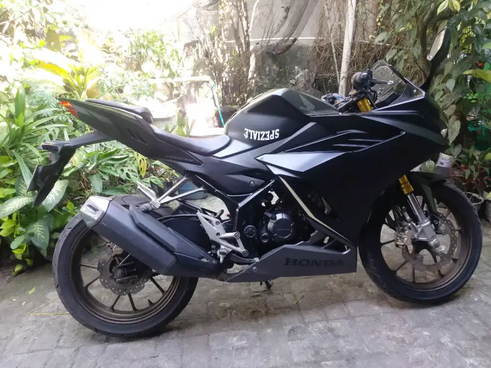 HONDA CBR 150R 2023