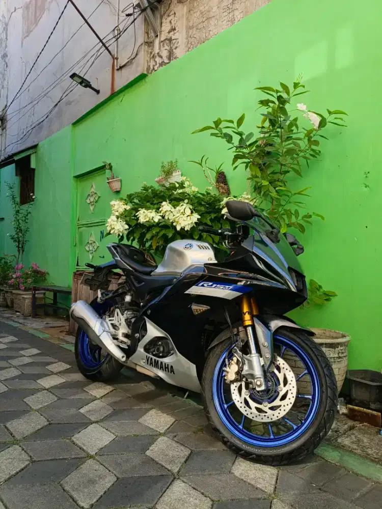 Yamaha R15M Connected