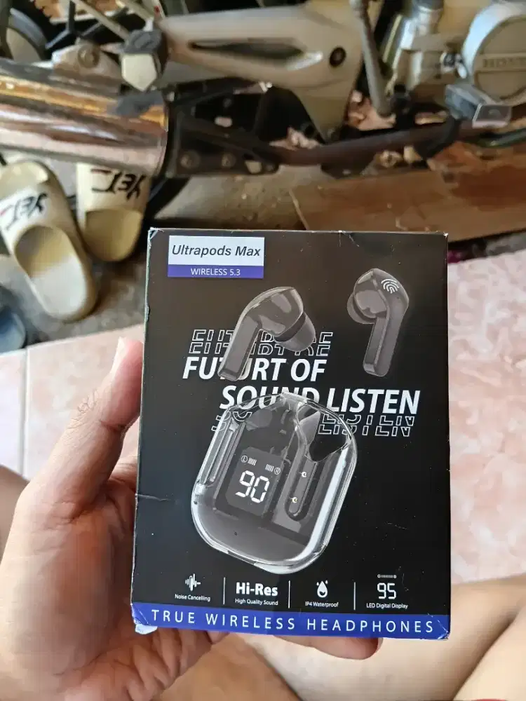 Headset tws bluetooth ultrapods max suara ngebass jernih kondisi baru