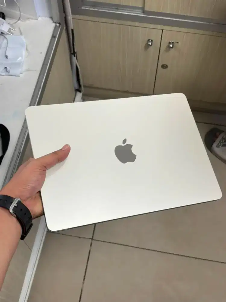 Seken Macbook Air M3 13inch 16/512GB Starlight Ibox